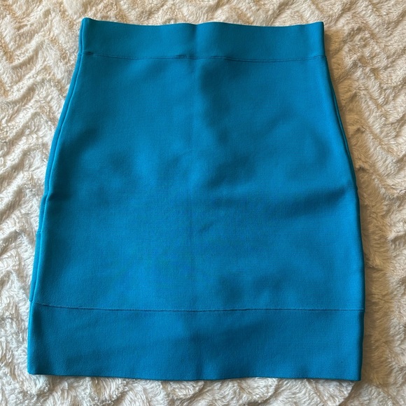BCBGMaxAzria Cyan Blue Silvie Bodycon Skirt Size Medium - Picture 3 of 11